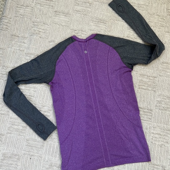 Lululemon Run: Swiftly Tech Long Sleeve Size 8
Tender Violet / Black - Picture 13 of 16